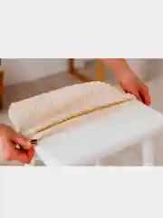 Белый чехол на стул