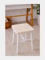 Белый чехол на стул