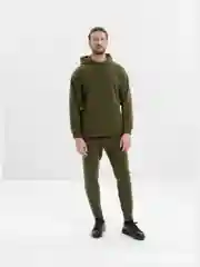Спортивный мужской костюм