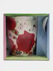Алый кружка и ложка в подарочной коробке