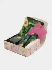 Красный подарочный набор уходовой косметики для женщин