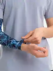 Синий рукав компрессионный спортивный