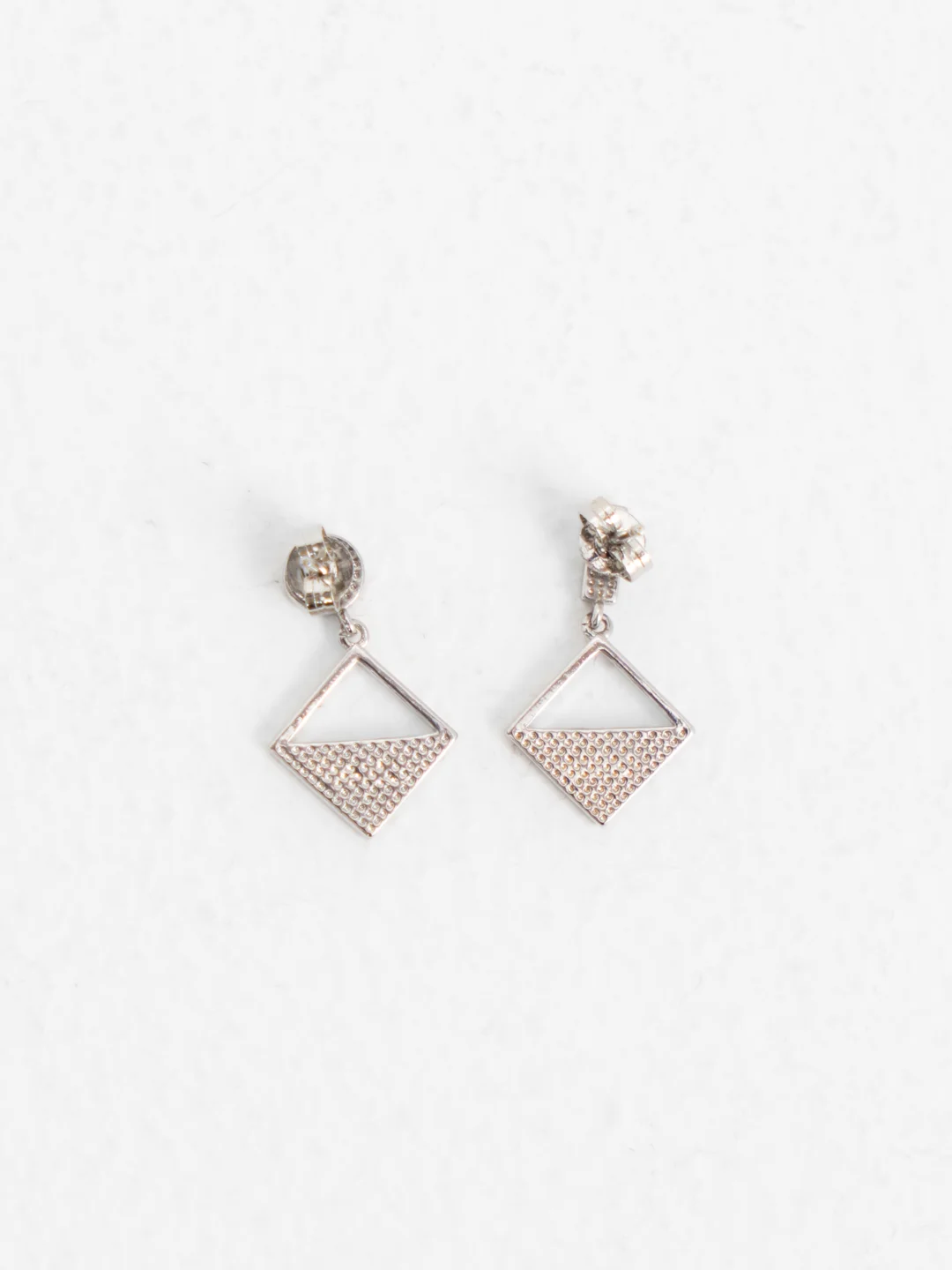 Серьги асимметричные, гвоздики, геометрия