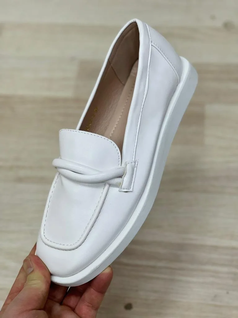 Лоферы женские