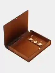 Бежевый ключница настенная