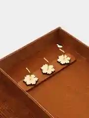 Кремовый ключница настенная