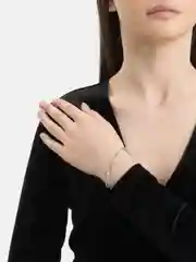 Бежевый браслет на руку
