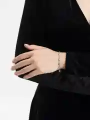 Бежевый браслет на руку