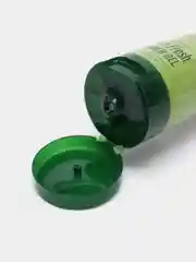 Зеленый крем для рук увлажняющий
