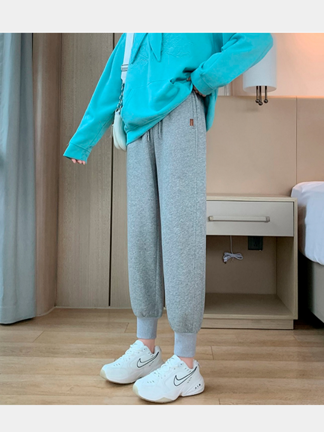 Теплые женские спортивные штаны на резинке, брюки спортивные купить по цене599 ₽ в интернет-магазине KazanExpress