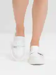 Белый лоферы женские