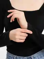 Белый лонгслив женский, флисовый, с вырезом