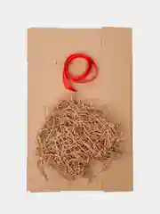Красный коробка для подарков 24х18х8,5см подарочная с бумажным наполнителем, атласной лентой и без