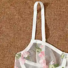 Белый женский кружевной комплект нижнего белья с вышивкой