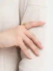 Желтый кольцо женское  с камнем, бижутерия