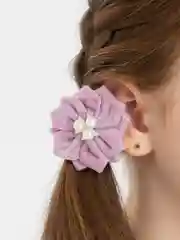 Розовый бантик на резинке