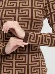 Коричневый платье женское