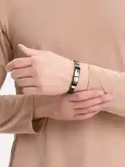 Бежевый браслет мужской
