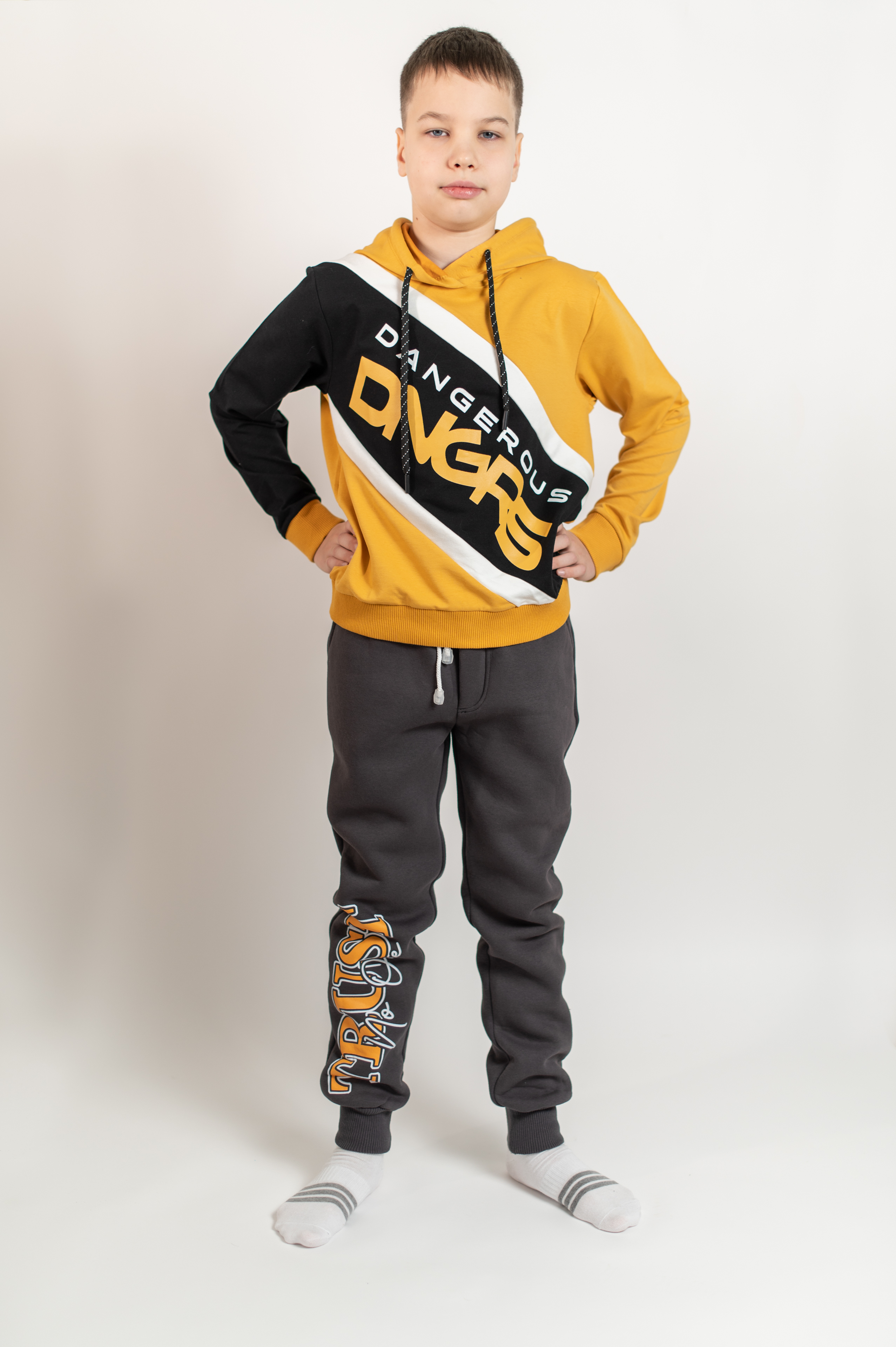 Штаны, брюки, трико спортивные для мальчика из хлопка с начесом со шнуркомкупить по цене 999 ₽ в интернет-магазине KazanExpress