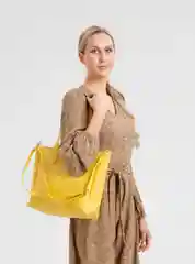 Желтый женская кожаная сумка тоут, с длинным съёмным ремешком