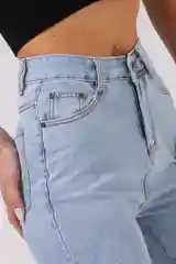 Светло-синий джинсы женские mom fit с высокой посадкой