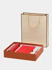 Подарочный набор деловой мужчине/женщине: термос, блокнот и ручка