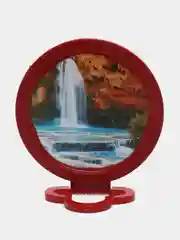 Алый зеркало складное-подвесное косметическое, одностороннее, круглое