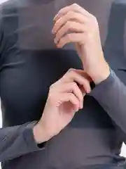Серый водолазка в сетку
