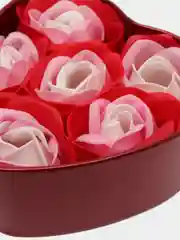 Красный подарочный набор мыльных роз "Сердце", 6 штук