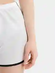 Белый шорты спортивные, женские