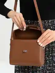 Коричневый женская сумка с твердым каркасом