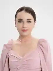 Розовый именной чокер из бисера и круглыми буквами А, М, К, С, О, Р, Е, В, Т и сердцем