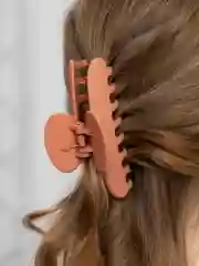 Коралловый меланж заколка - краб