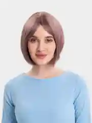 Розовый парик каре с челкой