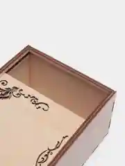 Деревяная шкатулка для подарка