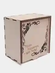 Деревяная шкатулка для подарка