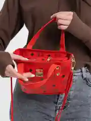 Красный женская кожаная сумка, с длинным съёмным ремешком