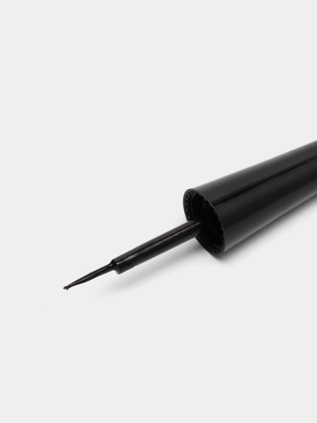 Черный подводка для глаз Charme водостойкая Deep Liner с мягкой кисточкой