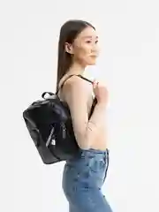 Черный рюкзак женский
