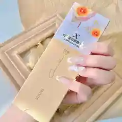 Прозрачный масло для ухода губ с экстрактом Камелии
