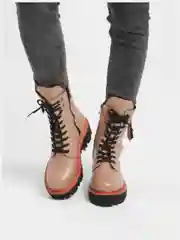 Женские ботинки высокие