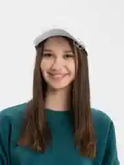 Белый бейсболка женская с железными кольцами