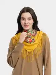 Желтый женский русский платок, с бахромой