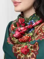 Зеленый платок женский, в русском стиле, с бахрамой, с цветами