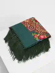 Тёмно-зелёный платок женский, в русском стиле, с бахрамой, с цветами