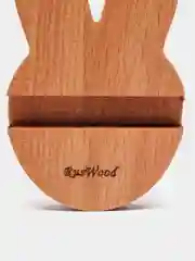 Подставка для смартфона, из бука