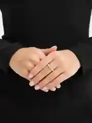 Женское кольцо с цирконами