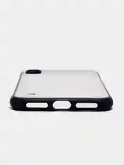 Красный прозрачный чехол на IPhone