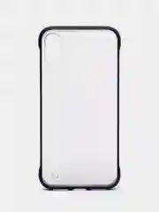 Красный прозрачный чехол на IPhone