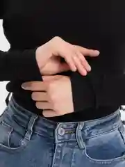 Черный лонгслив женский